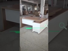 Arredamento per ufficio esecutivo personalizzato con armadietto