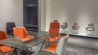 Sedia da ufficio direzionale moderna in pelle Beston