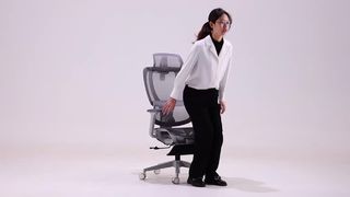 Una sedia completamente in rete progettata appositamente per lunghe ore di lavoro d'ufficio!