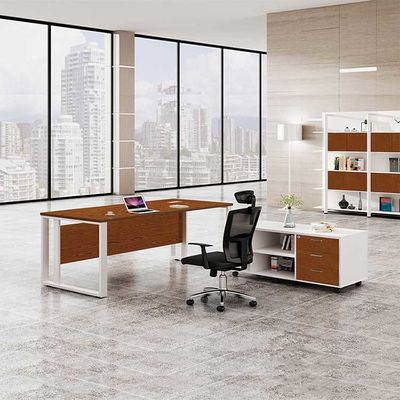 Scrivanie per ufficio esecutive da 1,8 m. Colore venatura del legno