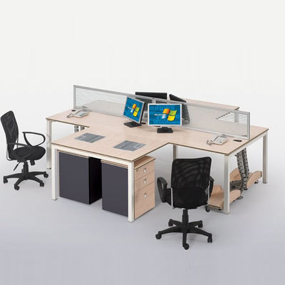Mobili per ufficio e postazioni di lavoro per 4 persone