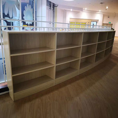 Armadio per archiviazione personalizzato con pannello in melamina e forma curva per ufficio