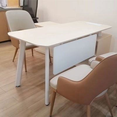 Scrivania direzionale a L in melaminico con colori personalizzabili e armadietto contenitore