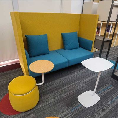 Sofà di ufficio moderno di tela colorata