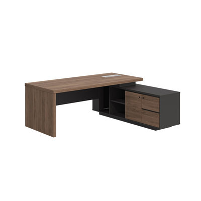 Arredamento per ufficio in forma di L